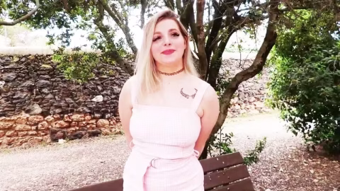 Jacquieetmicheltv – Matylde 19 has fire in her legs