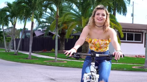 Bang – Evie Christian Plays With Herself Before Getting Fucked