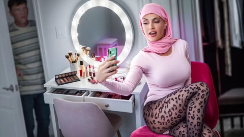 Reptyle – Anniversary Surprise Not-So-Shy Hijab Wife Spitroasted