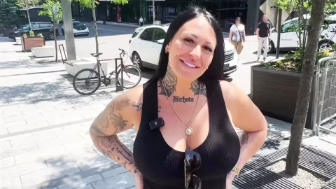 Jacquieetmicheltv – Fanny 32 years old a bubbly Canadian