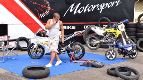 Pornworld – Handling the Bike Boy