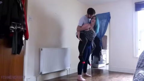 Fishnet Housepet – Carrying Charlie