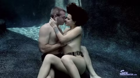 Sexunderwater – EvelinS Swim Part 2