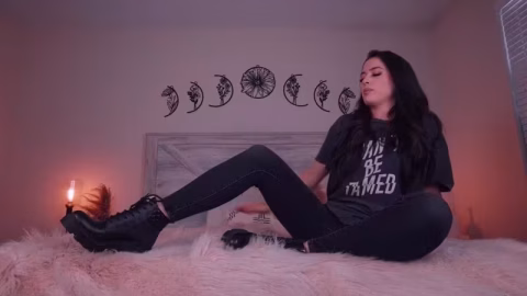 Goddess Alessa – Boot Licking Whore