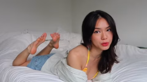 Cyberbully Gigi – Youre My Virgin Foot Freak