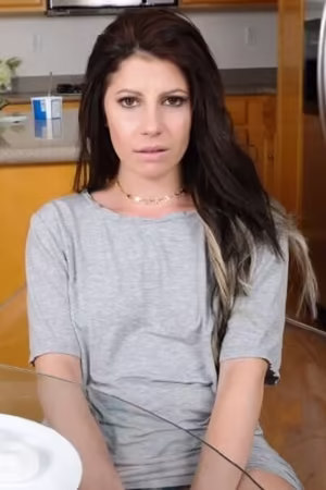 Alison De Vore