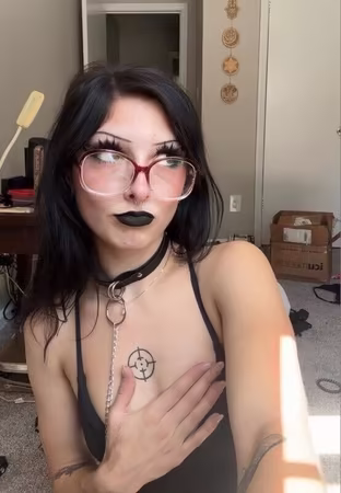 Kiki Mink